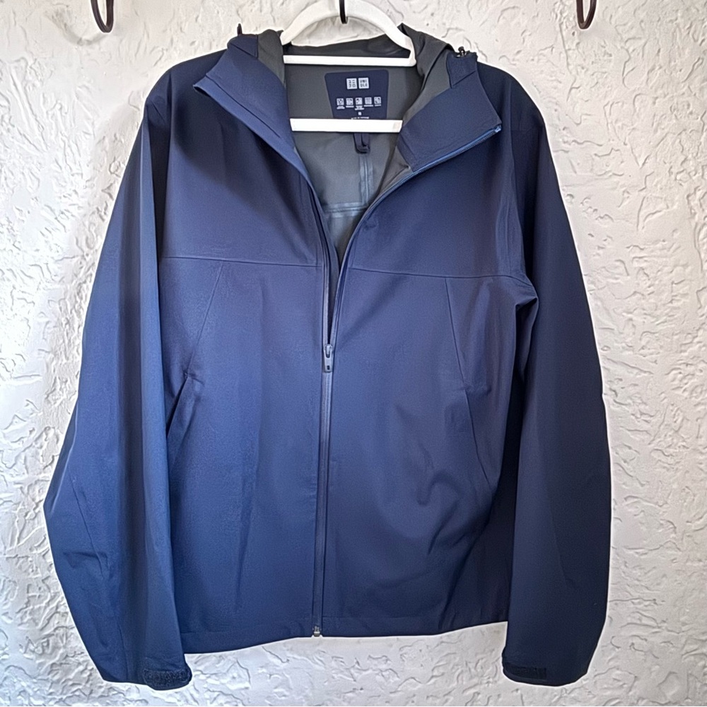 Uniqlo Men’s Wind Breaker/Rain Jacket | Size M